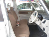 運転席周りです。