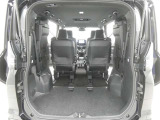 【シートアレンジ可能】ゆとりあるワイドな車内空間は、ドライブを始め買い物やレジャーなど、幅広く活躍します。一人でもみんなとでもお出かけを楽しみましょう!