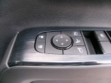 ドアミラーの鏡面の調節、格納は運転席からすべて操作できます!