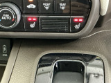 運転席/助手席シートヒーターで寒い日もすぐに温かくなり快適に過ごせます。2段階の温度調整が可能です