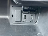 前席USB電源です。