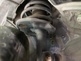お車を安心してお乗りいただく為には、足回りの定期点検が欠かせません。サービスサポート(有償保証)では無料点検もご提供しており、安心のカーライフをお過ごしいただけるサポート体制が整っています。