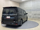 「中古車ハイブリッド保証」付き。ハイブリット機構を無償で保証します。保証期間は初度登録年月から10年目まで、または3年間の長い方。但し累計走行距離が20万km以内。