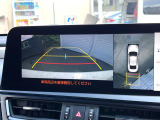 【パノラミックビューモニター】専用のカメラにより、上から見下ろしたような視点で360度クルマの周囲を確認することができます☆死角部分も確認しやすく、狭い場所での切り返しや駐車もスムーズに行えます。
