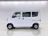 色は人気のシロです。