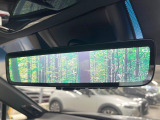 【デジタルインナーミラー】カメラが撮影した車両後方の映像をルームミラー内に表示。クリアな視界で状況の確認が可能です!※ドラレコ機能ご利用には別途SDカードをご用意いただく場合があります。