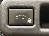【パワーバックドア】スマートキーや運転席のボタンを押すだけでリアゲートが自動で開閉します!荷物を持っている時や、高い位置にあるバックドアを閉める際に便利な機能です♪