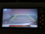バックガイドモニターで、後方を確認しながら安心して駐車することができます。運転初心者も熟練者も必須の機能ですよ!