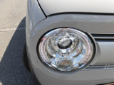 LEDヘッドライトです!暗くなった時に明るく照らしてくれるので安心して運転していただけます☆
