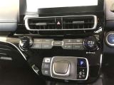 オートエアコンを装着しておりますので車内をお好みの快適な温度に保つことが可能です!