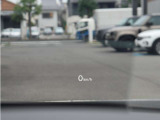 先進のヘッドアップディスプレイ装備。視線移動を抑え、運転に集中できます。
