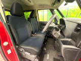 運転席シート廻りは使用感も少なく、良好な状態となっています。丁寧に使われていたことがよくわかりますね。