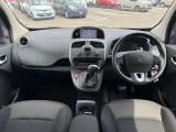 フランス車ならではのオシャレな内装がオススメです!