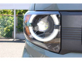 LEDヘッドライトで夜間の視認性も高く、更にオートライト搭載で、車外の明るさを感知し自動でライトを点消灯します。またエンジンOFFにすれば一緒に消灯し、消し忘れやトンネル走行時などに非常に重宝します!