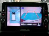 アラウンドモニター 白線や駐車車両をナビ及びルームミラーに表示 駐車している車両との位置関係も一目で分かって安心です