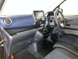 見通しのよいすっきりとした視界で、誰でも運転しやすいです。運転のしやすさは疲れにくさにも繋がりますよ♪