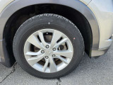 スタイリッシュな純正アルミホイールが足元を引き締め、お出かけの気分を高めてくれます。細部まで丁寧にチェックされた一台を、CARGO川越店では徹底した品質管理のもとでご提供しております。安心して長くお乗
