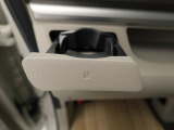カップホルダーは運転席や助手席からちょうど手の届く位置です!!