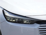 【ヘッドライト】省電力で長寿命の明るく運転しやすいLEDヘッドランプです。明るく照らすので暗い夜道からお客様を守ってくれます。