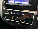 操作性の高い静電タッチ式パネルを採用したフルオートエアコン、ドアミラーヒーターや熱線入りフロントハーフシェイドウィンドーガラスを採用