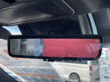 【デジタルインナーミラー】後席の大きな荷物や同乗者で後方が確認しづらい時でも安心!カメラが撮影した車両後方の映像をルームミラー内に表示して安全確保!