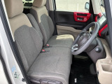 長時間運転しても疲れにくいフロントシート!高さ調整の出来る運転席ハイトアジャスター機能付き