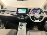 運転席からの視界が左右に広く隅々まではっきりと見渡せます。車の前端も把握しやすく安心して運転できます!