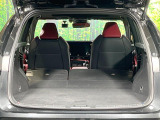 積み下ろしのしやすいデッキにはたっぷりと荷物を積み込んでいただけます。遊びから仕事まで、様々なシーンで頼れます♪