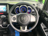 【ステアリングスイッチ】運転中、前方から目線をそらすことなく、オーディオ等の操作が可能な便利機能!安心&快適なドライブを演出してくれます♪