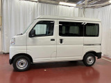 【スマートアシスト搭載車】 衝突回避支援ブレーキ機能(対車両・歩行者)、衝突警報機能(対車両・対歩行者)、誤発信抑制制御機能などの機能で安全な運転をサポートします