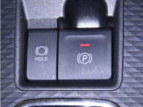 電動パーキングブレーキを装備しております。