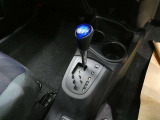 ミッションはCVTです 操作自体は通常のオートマチックと同様です 無段変速機といわれるCVTは変速のショックがなく、よりスムーズな運転が可能です