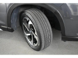 タイヤサイズは225/55R18です
