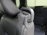 納車前に12ヶ月点検・エンジンオイル交換・ バッテリー交換・ワイパーゴム交換・キーレス、キーフリーの電池交換を実施しております。ダイハツの整備士がきっちりと点検したお車をお届けいたします!