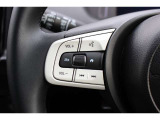 ハンドル左部分でオーディオ操作が可能。そのため、運転中でも目線をずらさずに安全運転♪また、メーターの表示切替もダイヤル式でお好みに合わせられます。