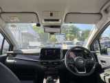 視界広々で運転しやすいインパネ