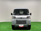 スクエアなボディが叶える広々空間、たくさん積めて仕事がしやすい荷室、働く人の運転しやすさ、そして、.先進の安全装備を搭載したハイゼットカーゴが入荷致しました。