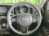 【純正革巻きステアリング】上質な革を使用することで、手にしっかり馴染みとても運転しやすいハンドルです♪