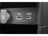 ナビと外部機器を接続するためのUSB差込口を装備!