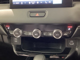 運転席と助手席にシートヒーターが付いています☆寒い時期に腰周りを温めてくれるので体全体が温まりやすいのは勿論、暖房と違い顔に風が当たらないので、乾燥肌やドライアイの方でも大丈夫☆