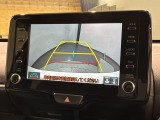 リバースギアに入れるだけで後方の表示へ切り替わります。夜間や雨の日の駐車も楽になりますよ。
