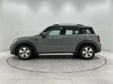 存在感のあるボディスタイルと高めのアイポイントが魅力のMINI クロスオーバー。街中ではスタイリッシュに、休日のお出かけではアクティブに。幅広いシーンで頼れる一台です。