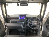 【前方視界】開放的な前方視界!運転がしやすく疲れにくいです♪窓が大きく、見通しがとっても良いおクルマですよ♪