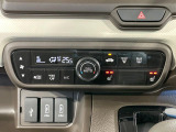 【シートヒーター】寒い日に重宝するシートヒーター!エアコンより早く温まってくれるので寒がりの人も安心ですね♪エアコンの温風は乾燥するから苦手、という方にもをおすすめです。