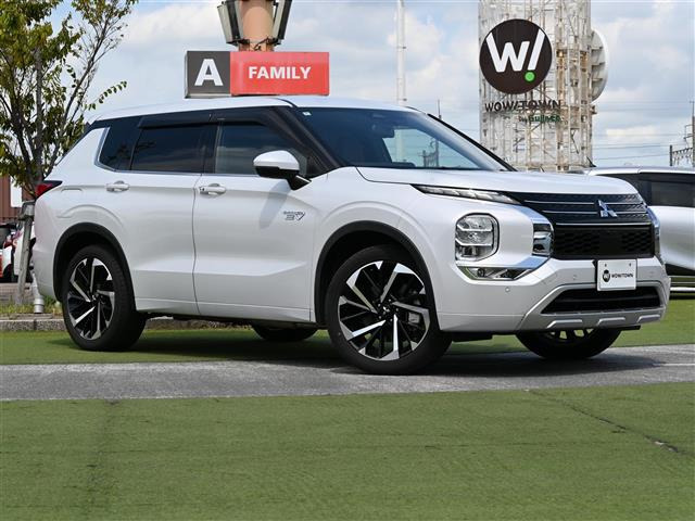 アウトランダー PHEV 2.4 P 4WD 本革シート