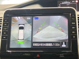 【アラウンドビューモニター】車を上から見下ろしているかのような映像で周囲の状況がひと目で確認、狭い駐車場に駐車するときも安心です♪
