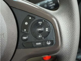 ◆アダプティブクルーズコントロール◆予め設定した車速内でクルマが自動的に加減速。前走車との適切な車間距離を維持しながら追従走行します。【LKAS】車線維持支援システムでステアリング操作を支援。