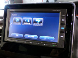 CD、DVD、Bluetooth、AM、FM、AUX、スマートフォン接続ができます。