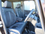 運転席の高さを変更できるので、体格に合わせた位置で運転できます!