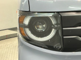 LEDヘッドライトは、点灯の瞬間から最大光量を発揮し、突然暗くなるトンネルなどでの安定感を高めます。
